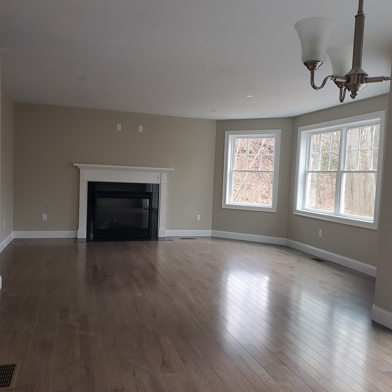 8B Commonwealth Avenue