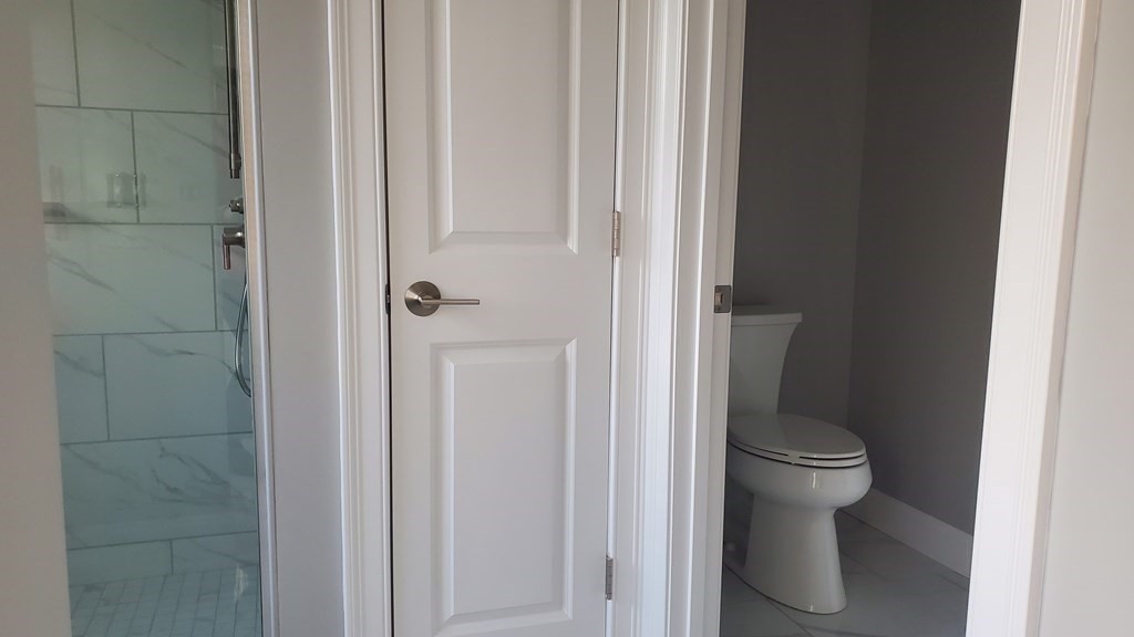 8B Commonwealth Avenue