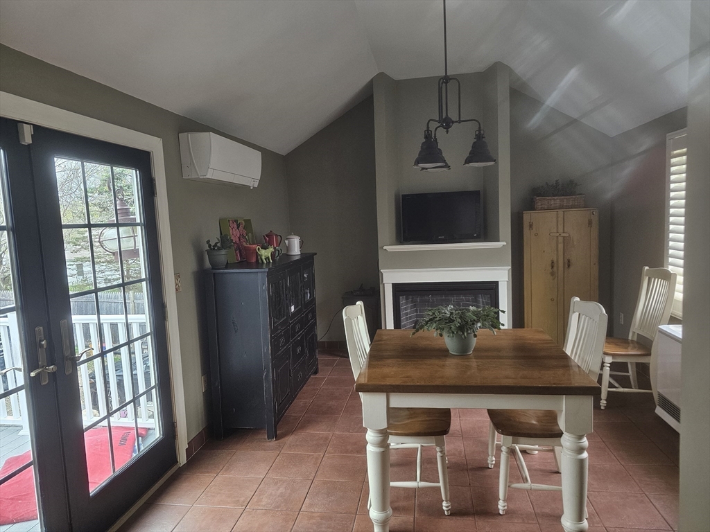 532 Shrewsbury Street