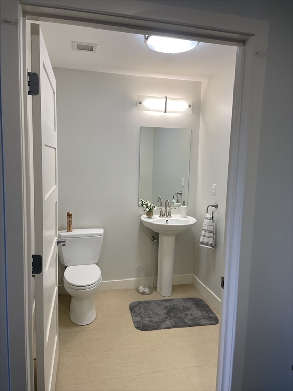 48 Water Street # 403