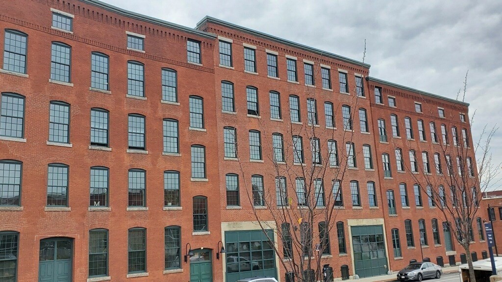 48 Water Street # 403