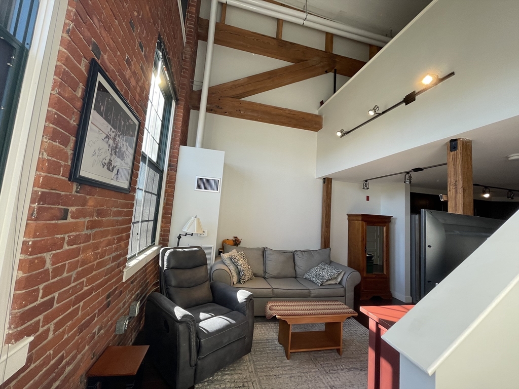 48 Water Street # 403