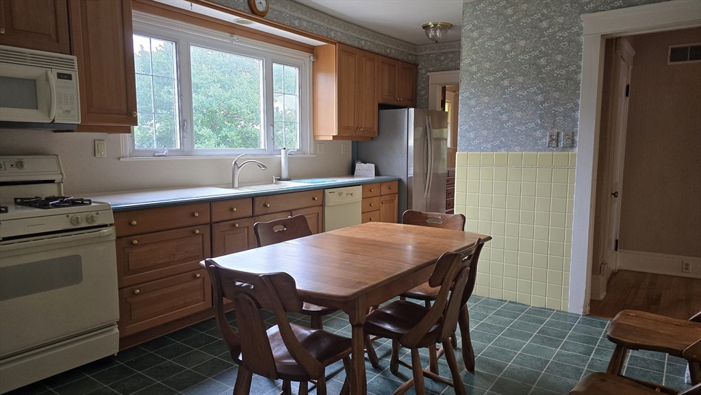 21 Arbutus Road