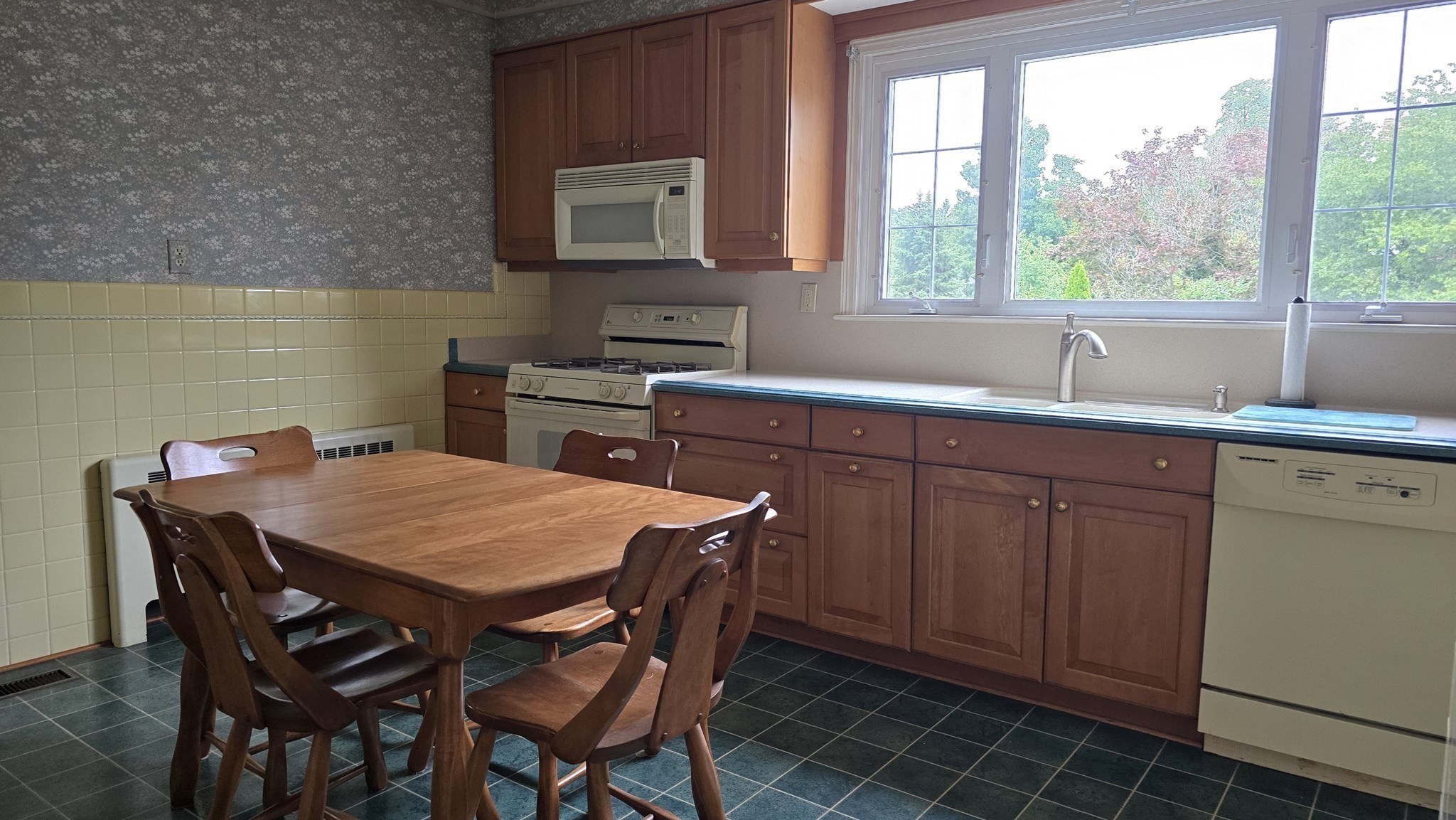 21 Arbutus Road