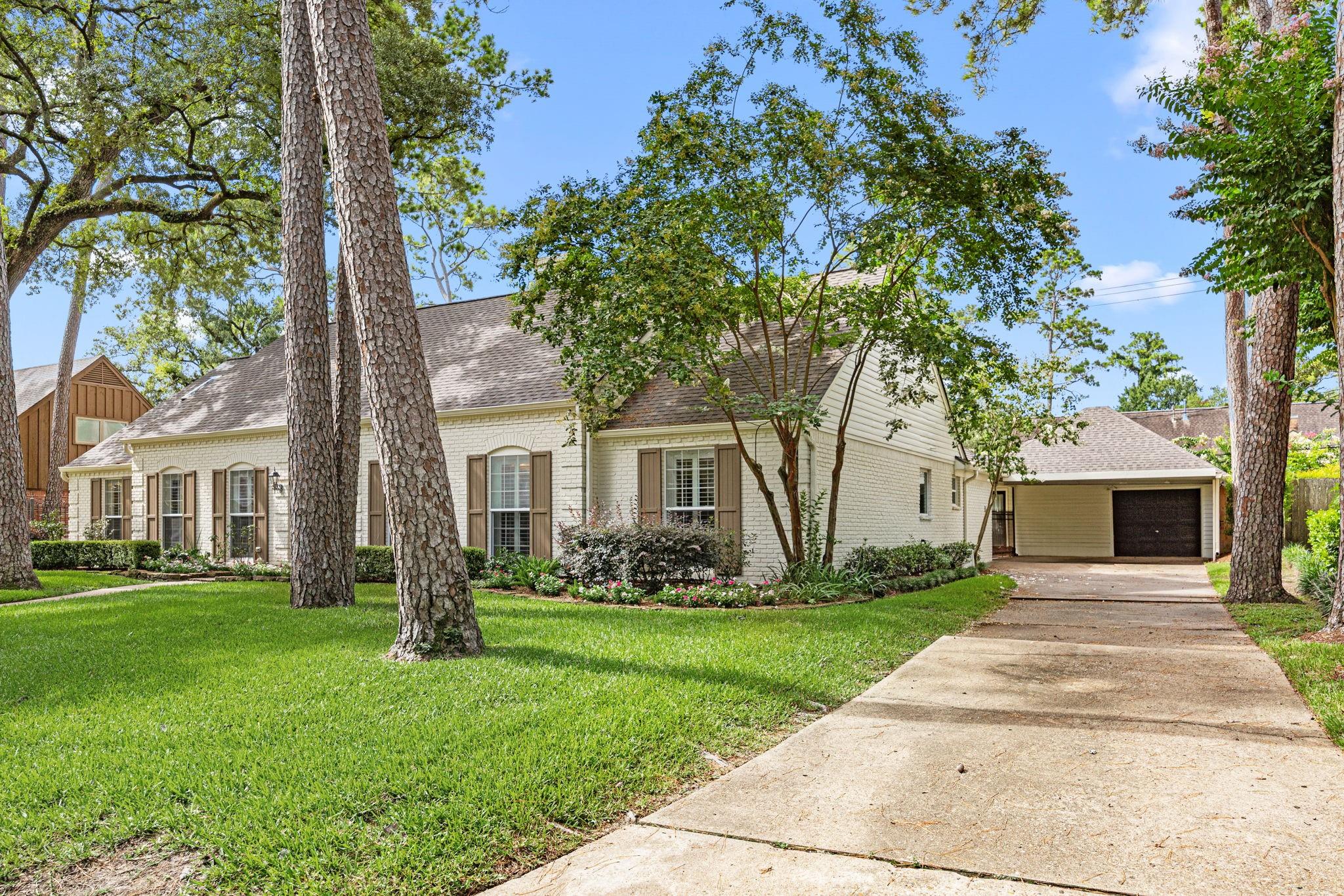 12215 Cobblestone Drive