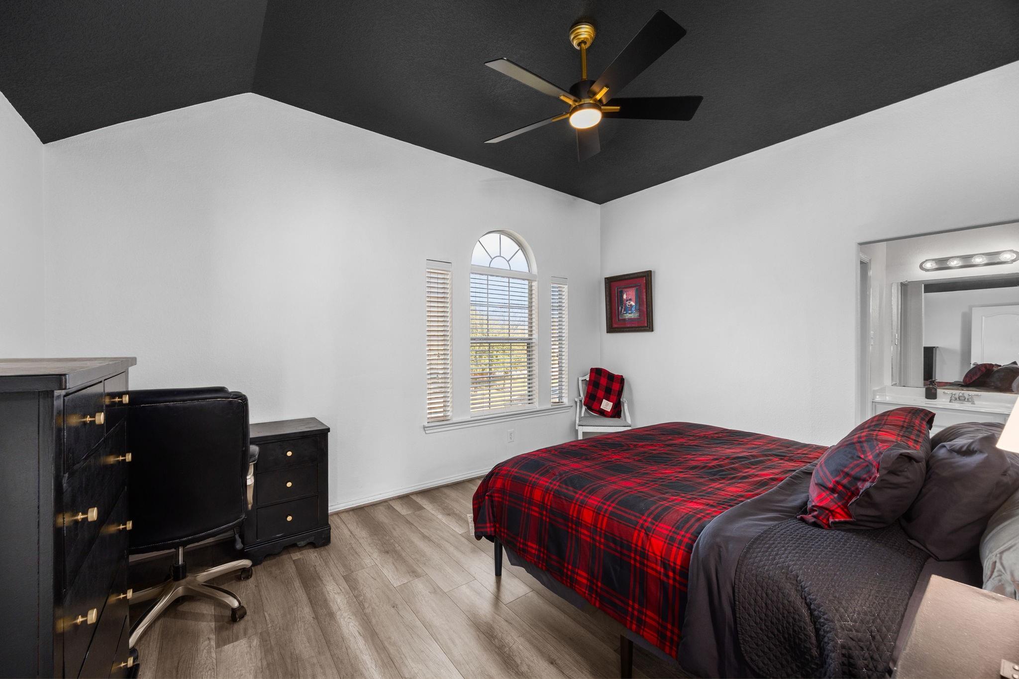 6911 Hamilton Falls Lane