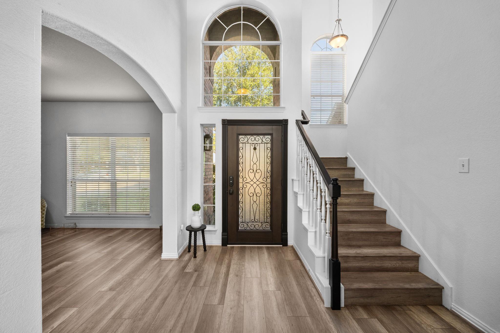 6911 Hamilton Falls Lane