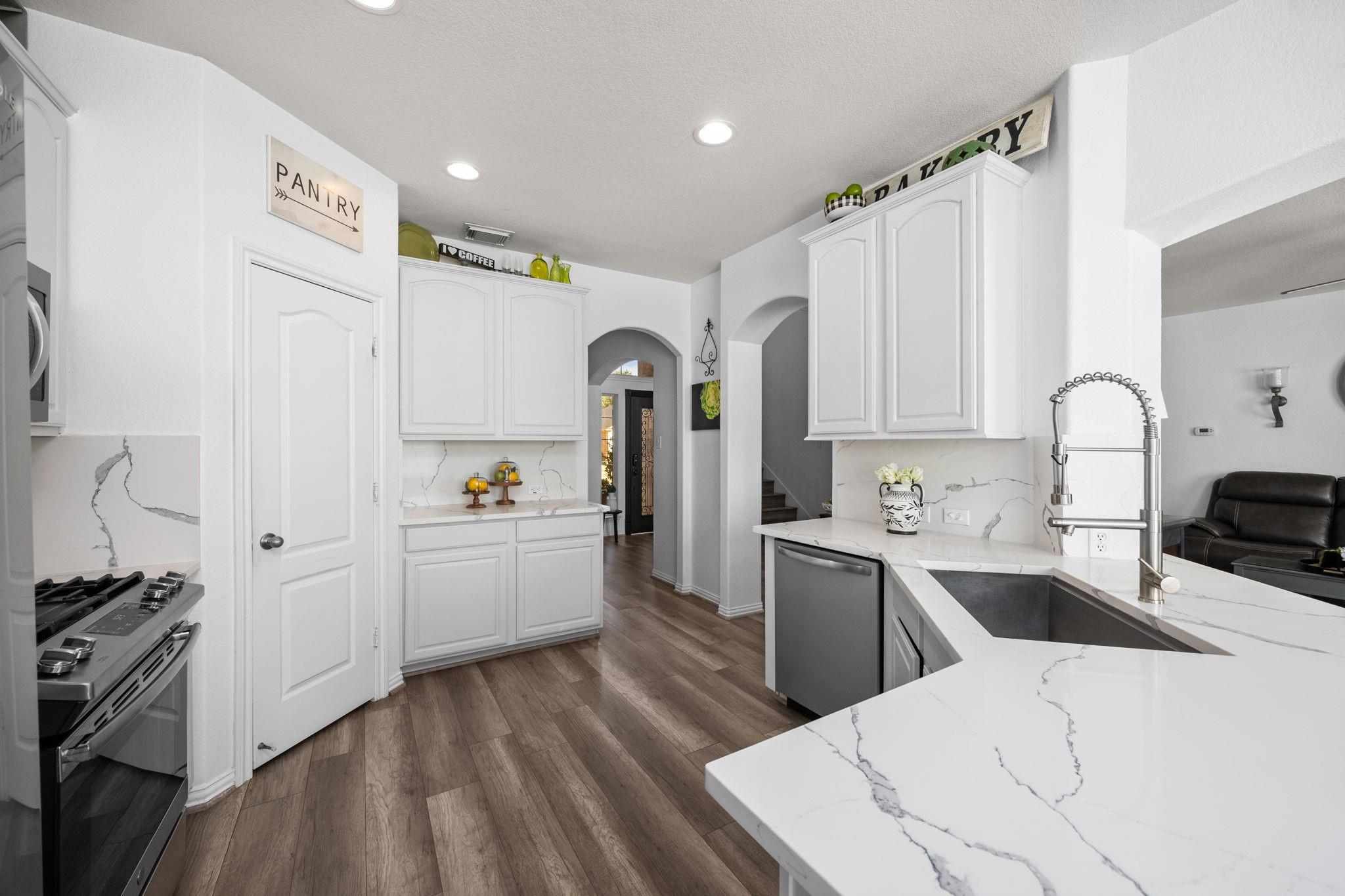 6911 Hamilton Falls Lane