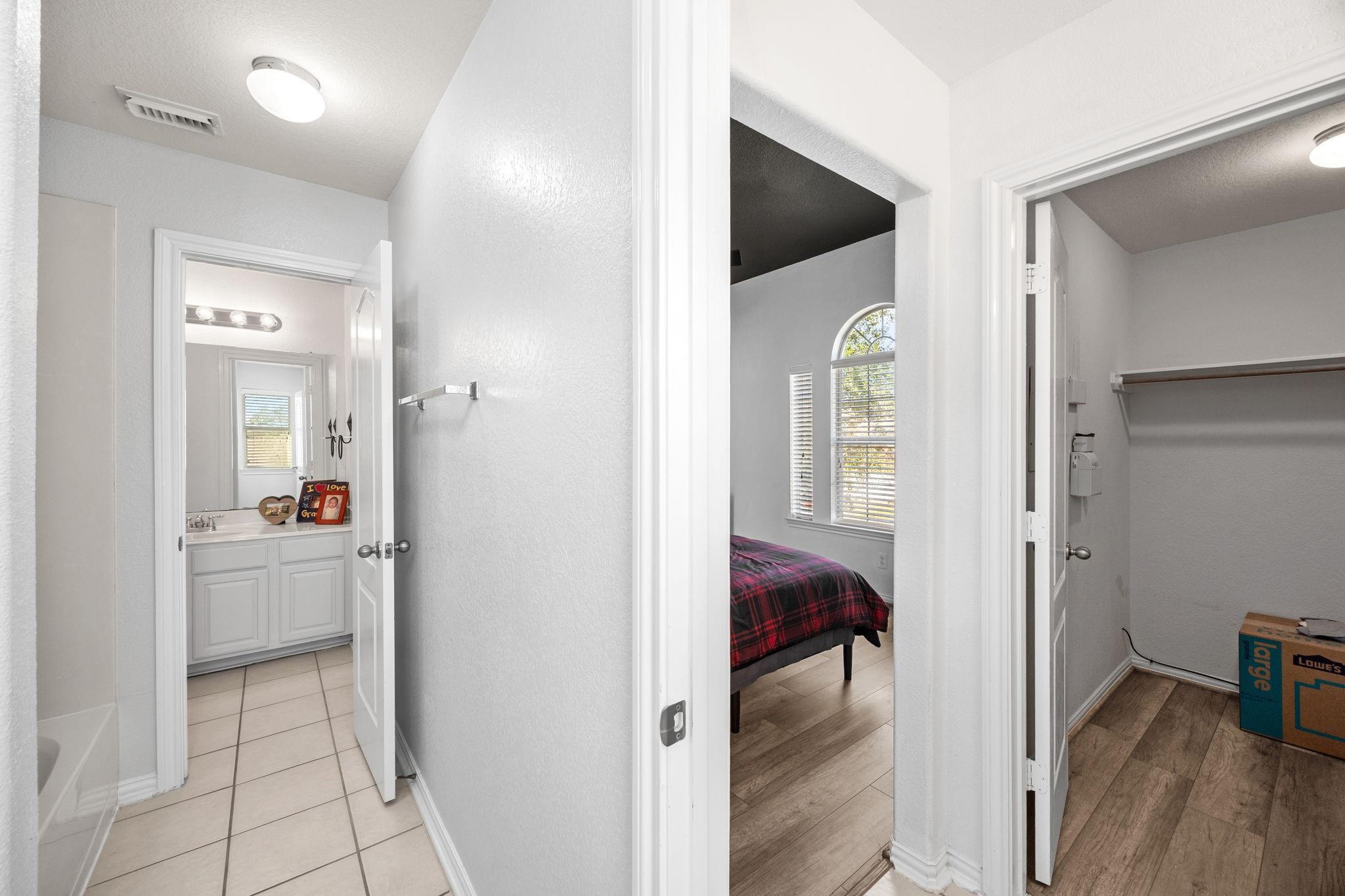 6911 Hamilton Falls Lane