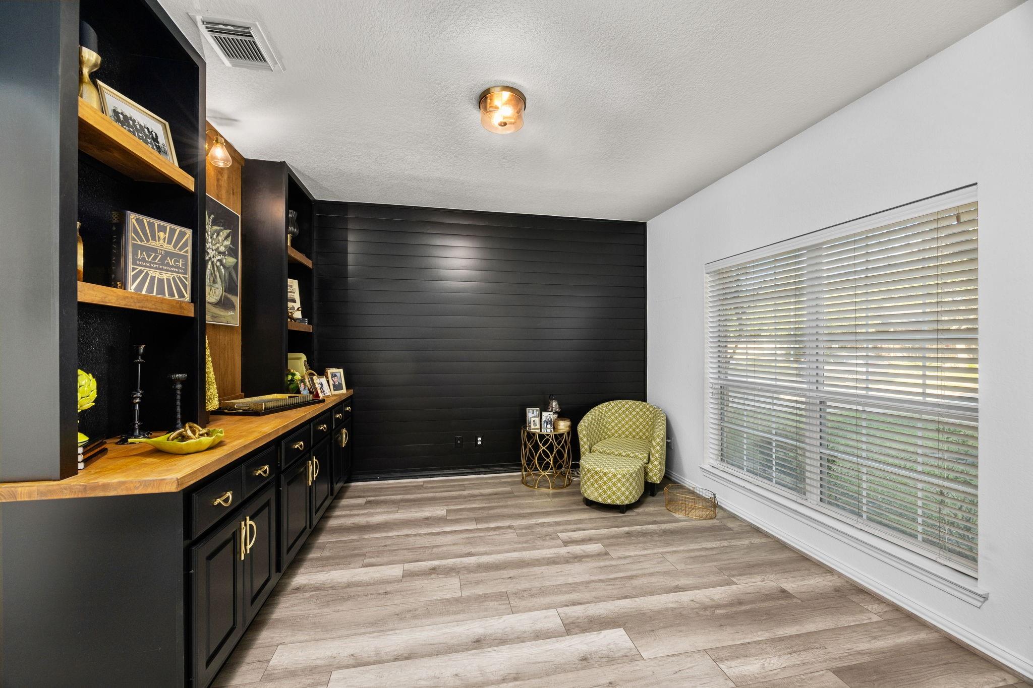 6911 Hamilton Falls Lane