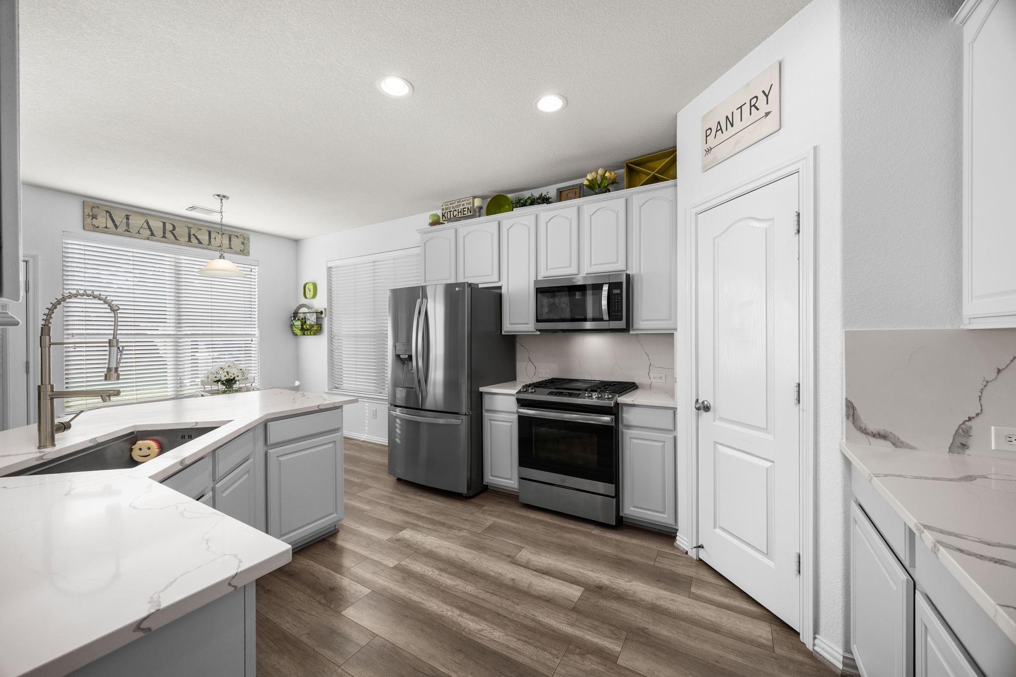 6911 Hamilton Falls Lane