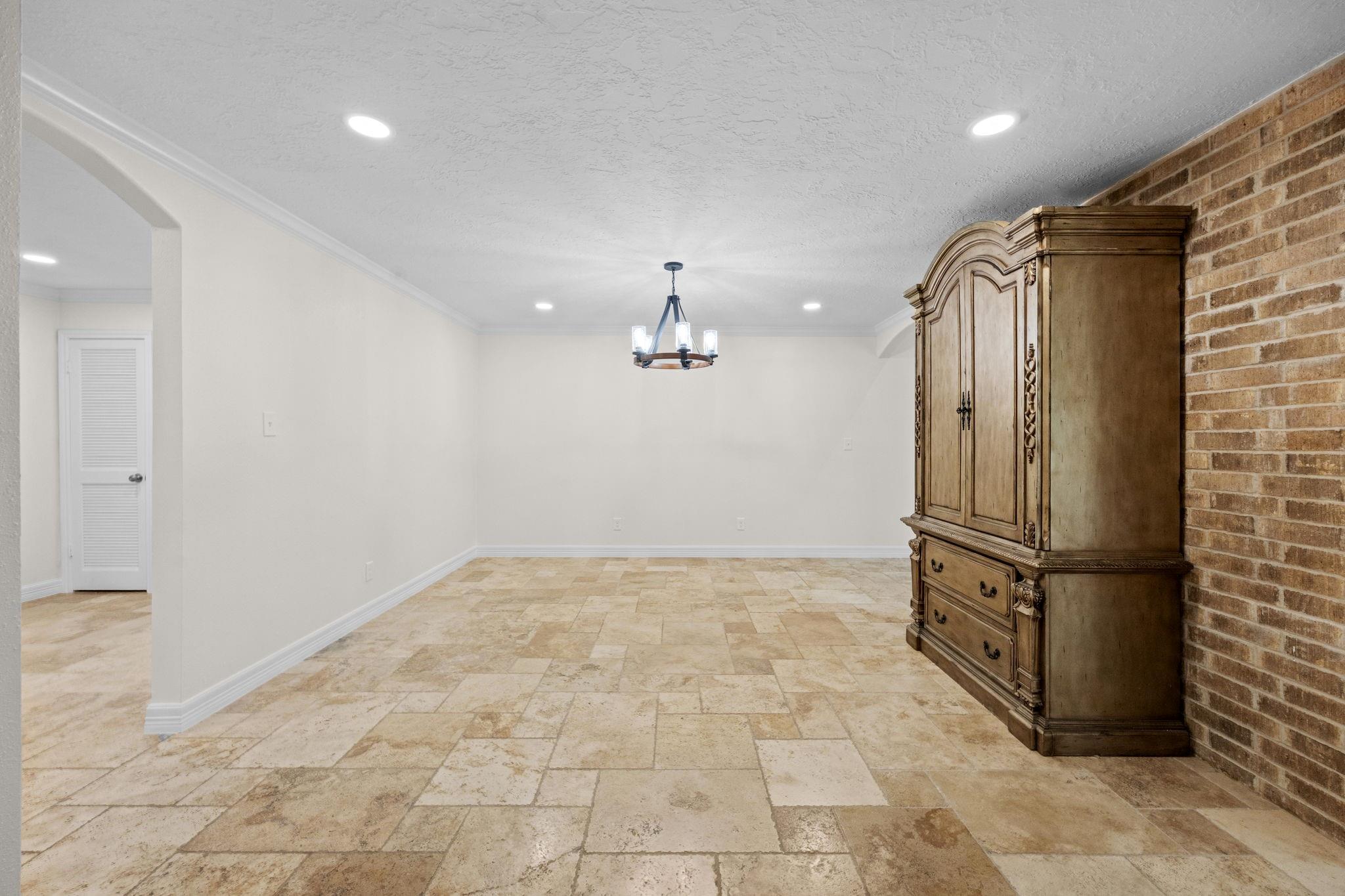 1375 Bullock Lane
