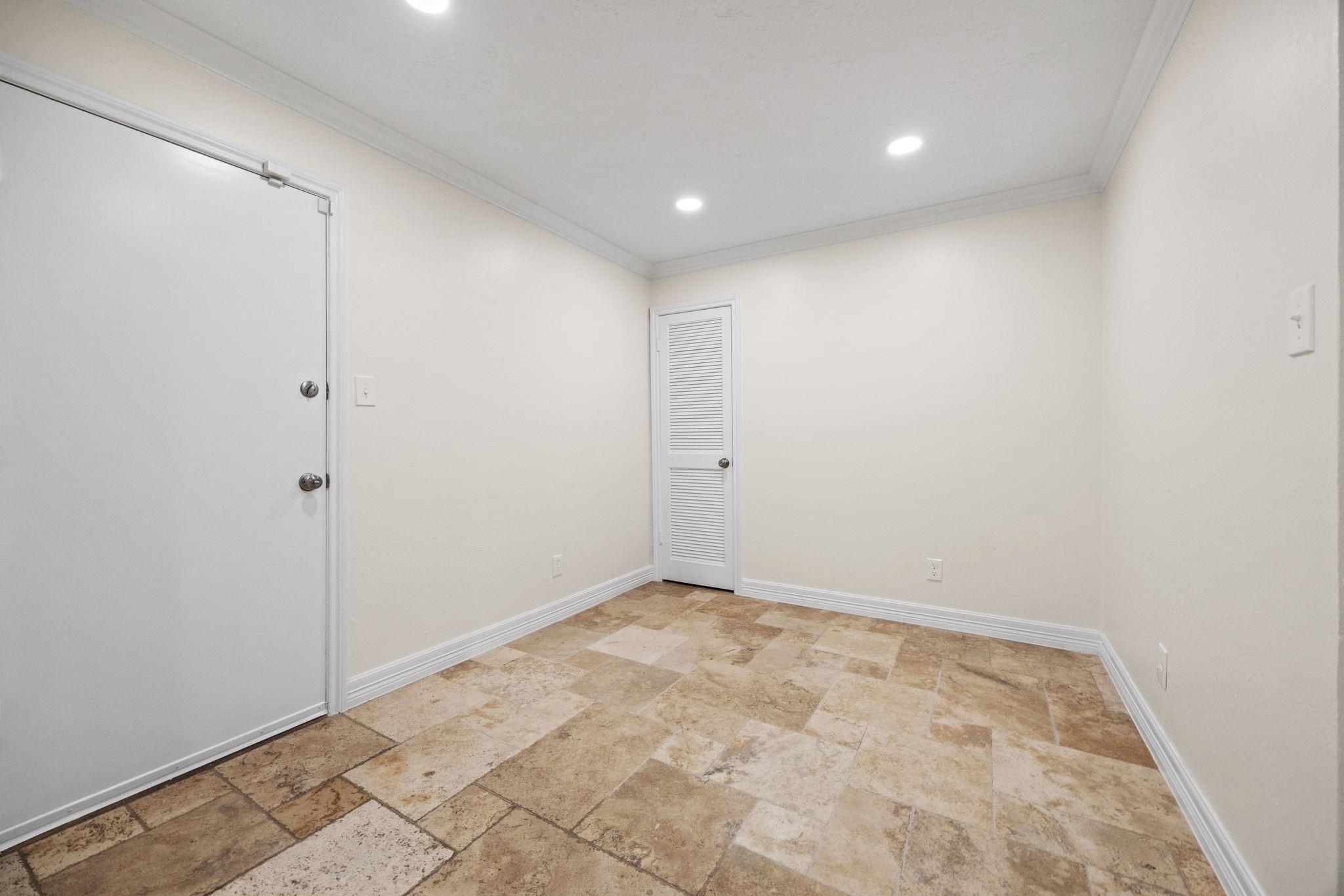 1375 Bullock Lane