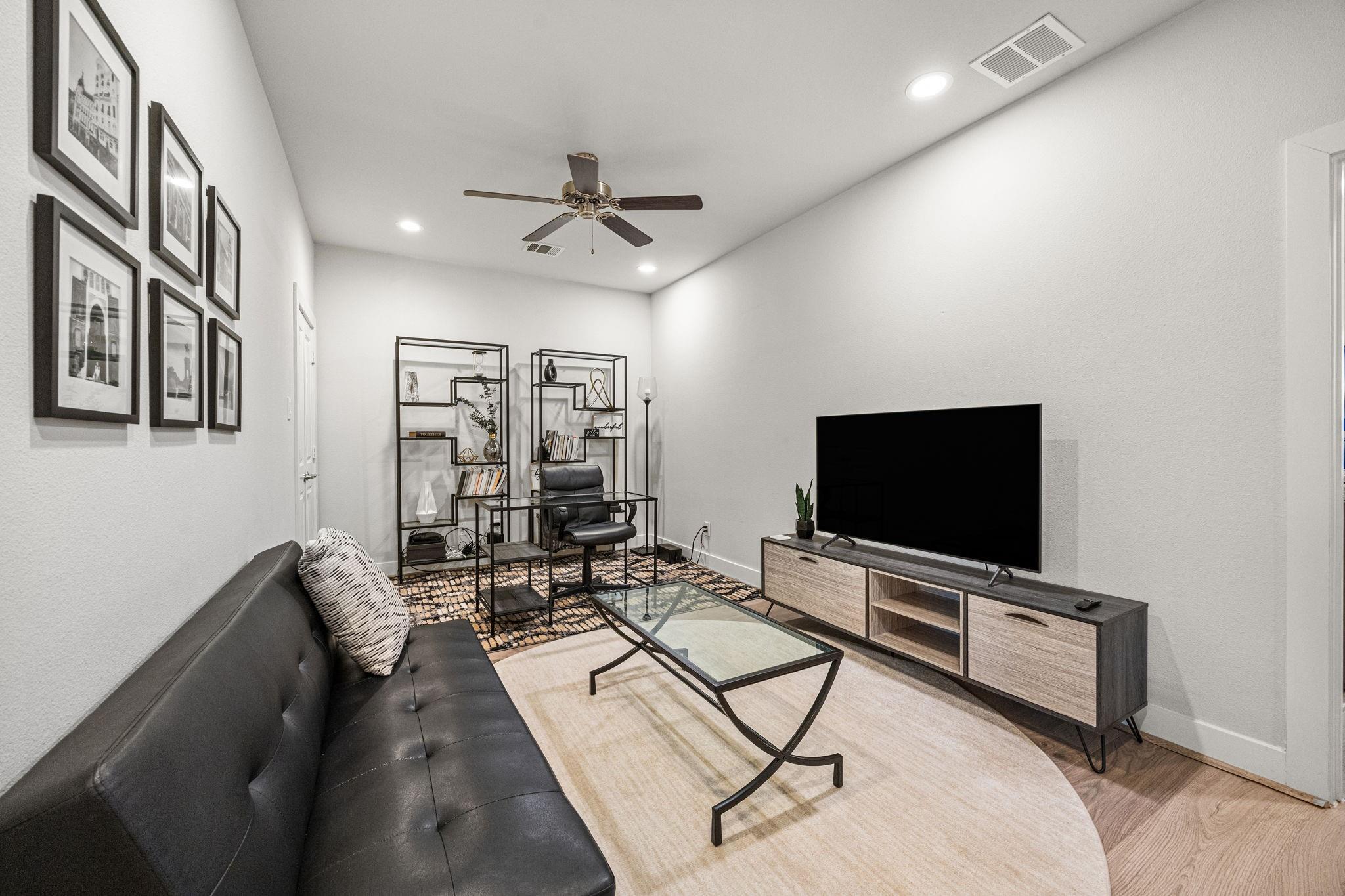 8817 Hollister Pine Court
