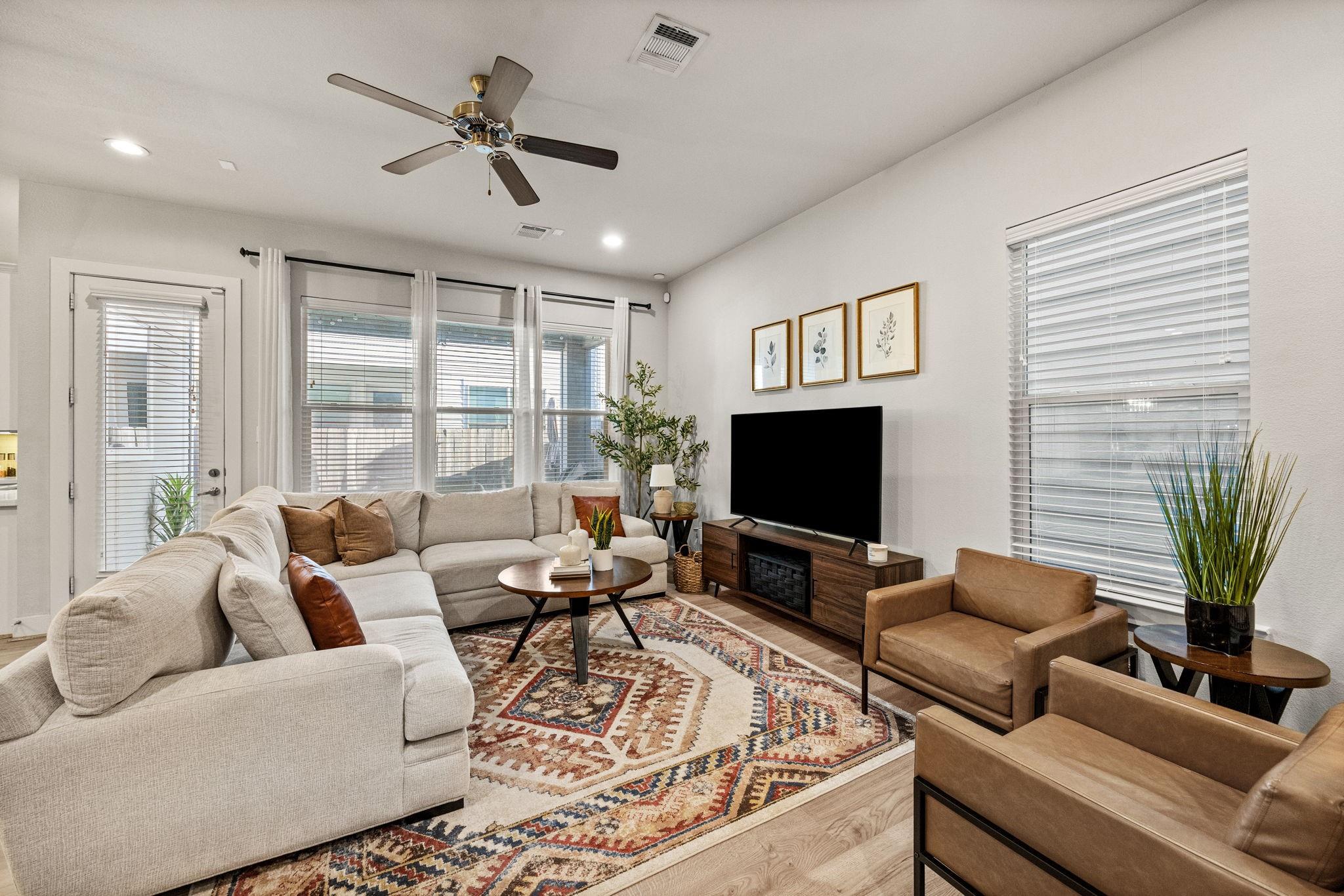 8817 Hollister Pine Court