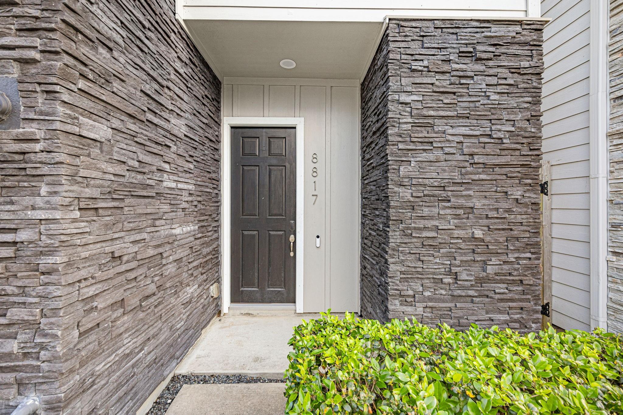 8817 Hollister Pine Court