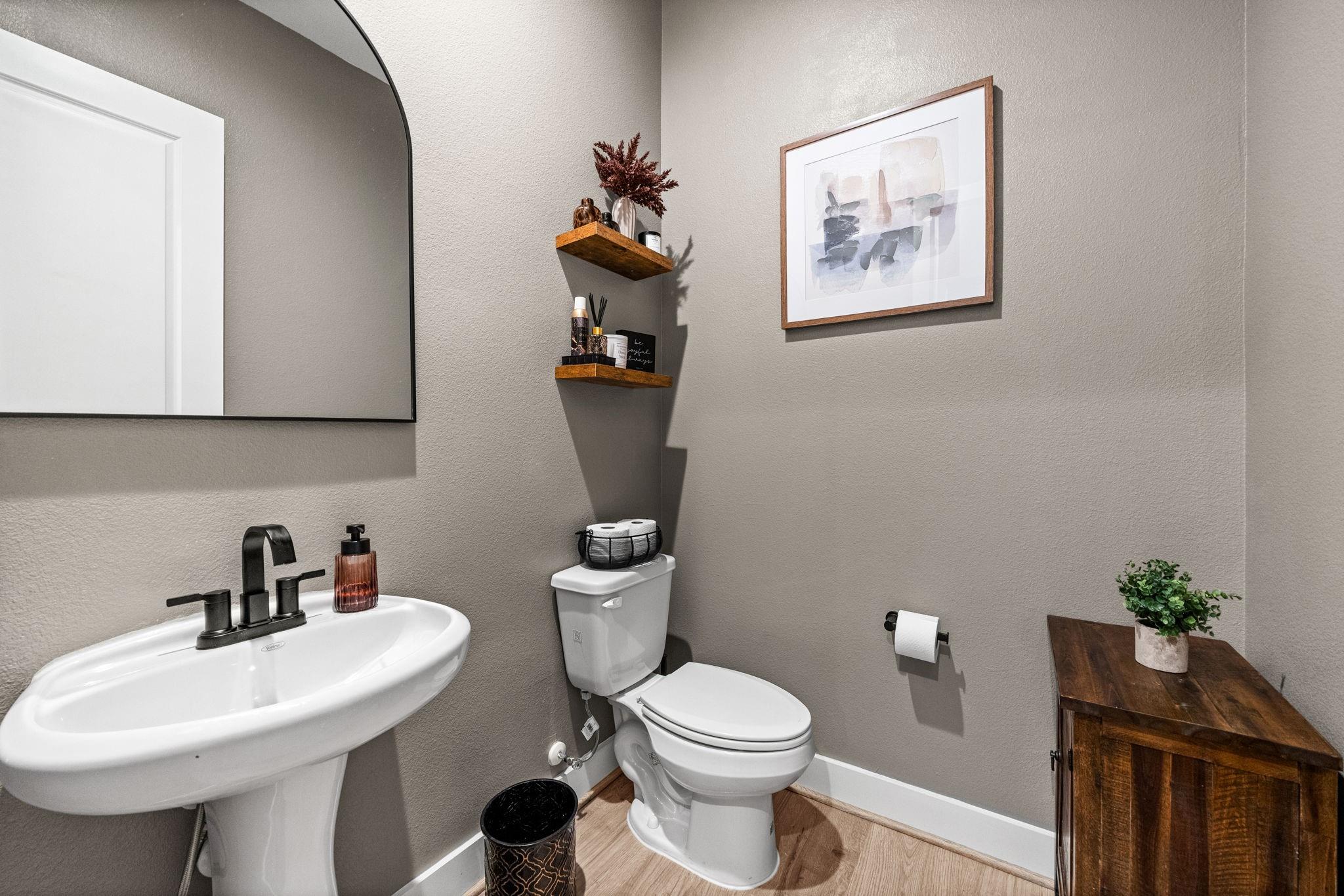 8817 Hollister Pine Court