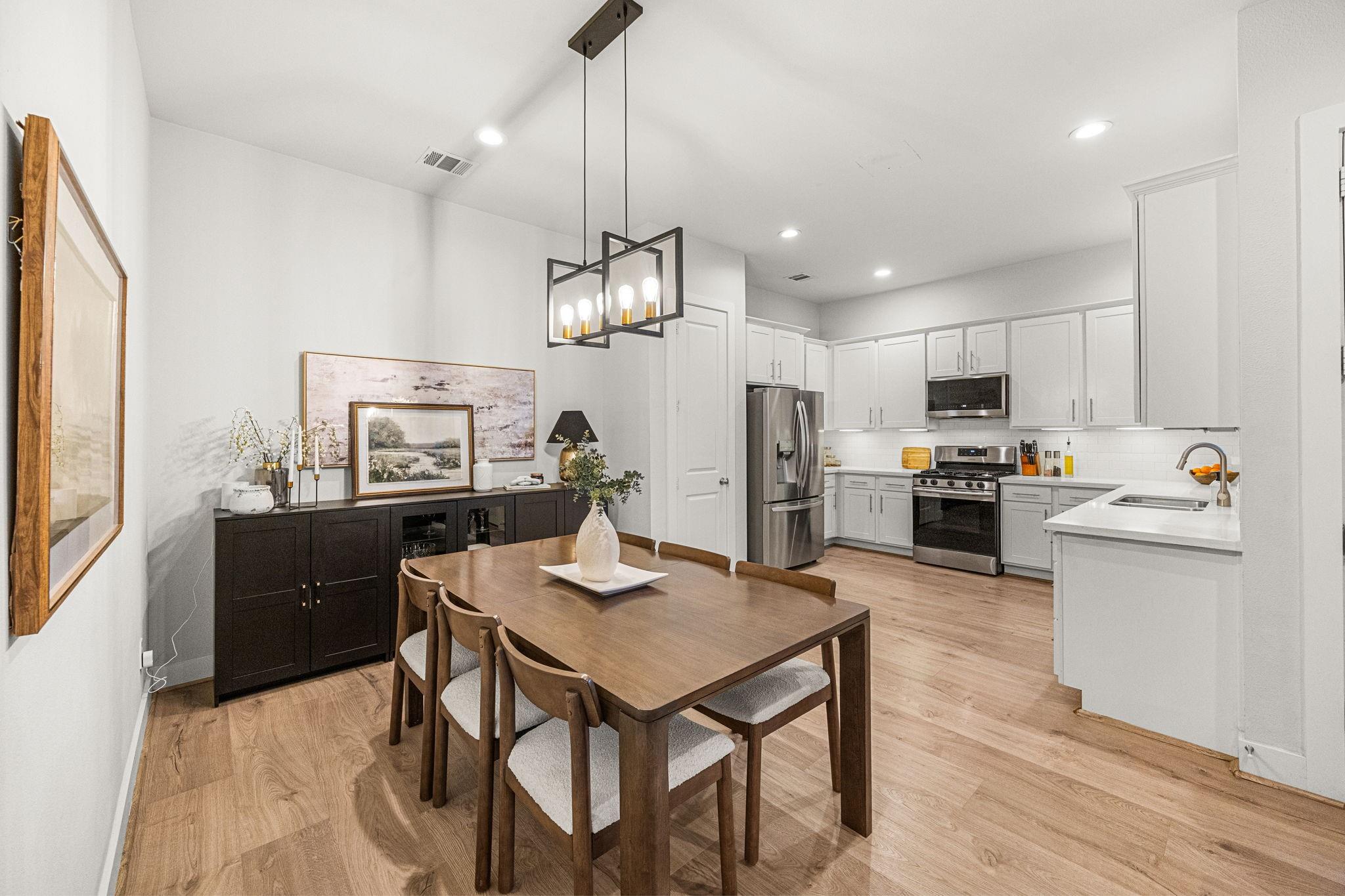 8817 Hollister Pine Court