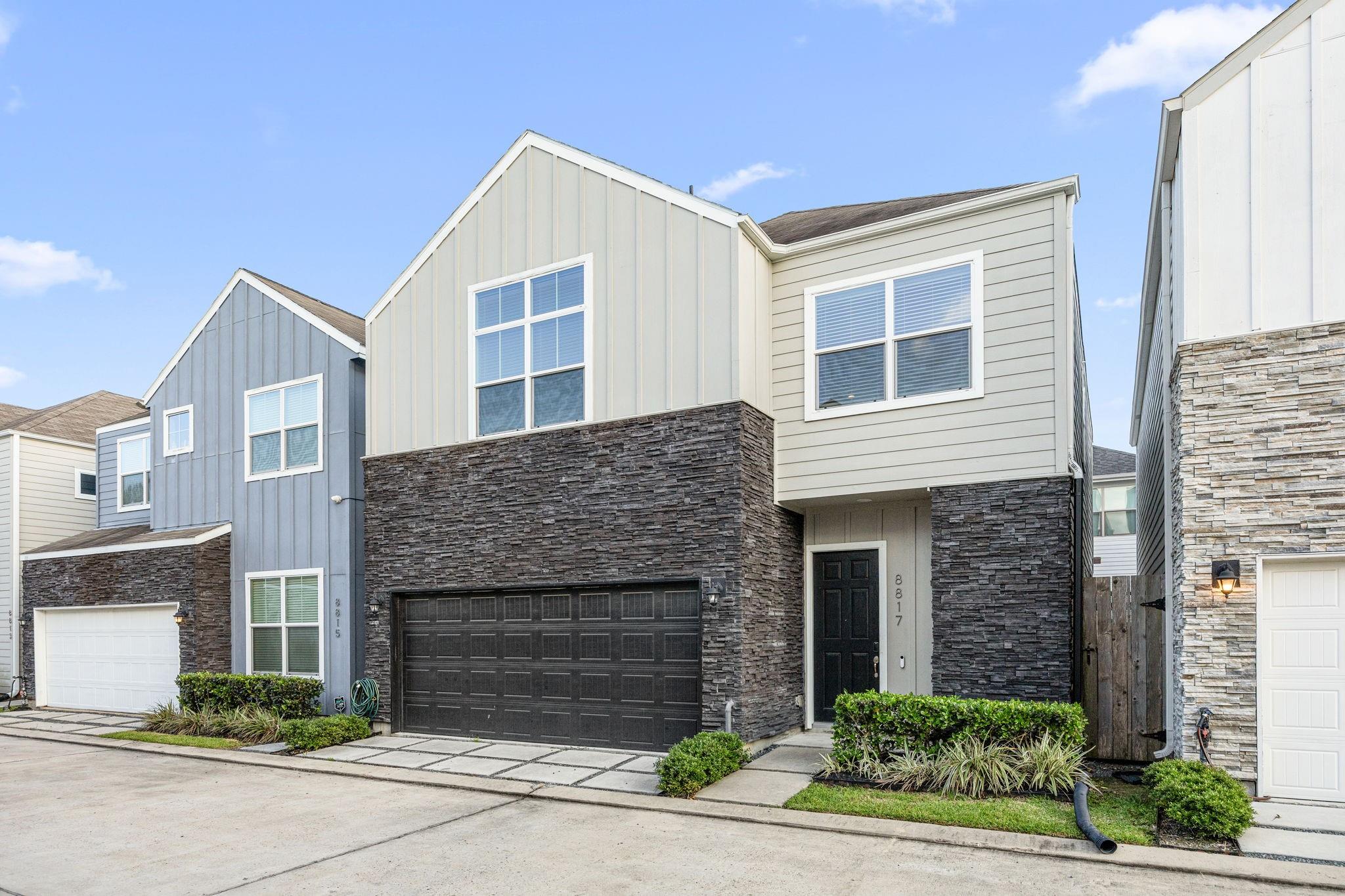 8817 Hollister Pine Court