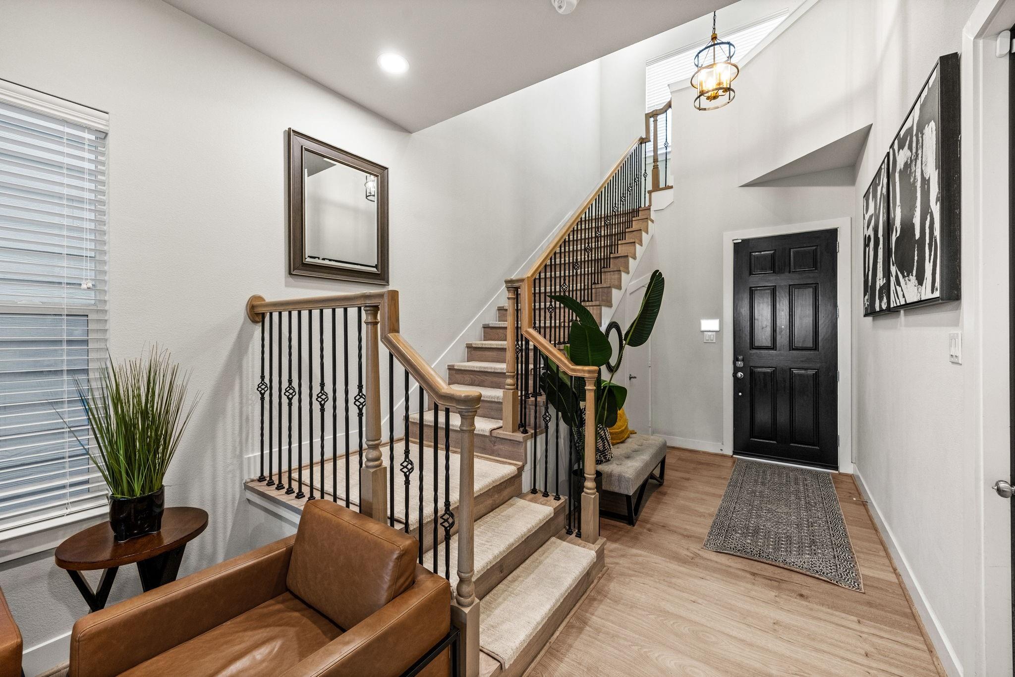8817 Hollister Pine Court