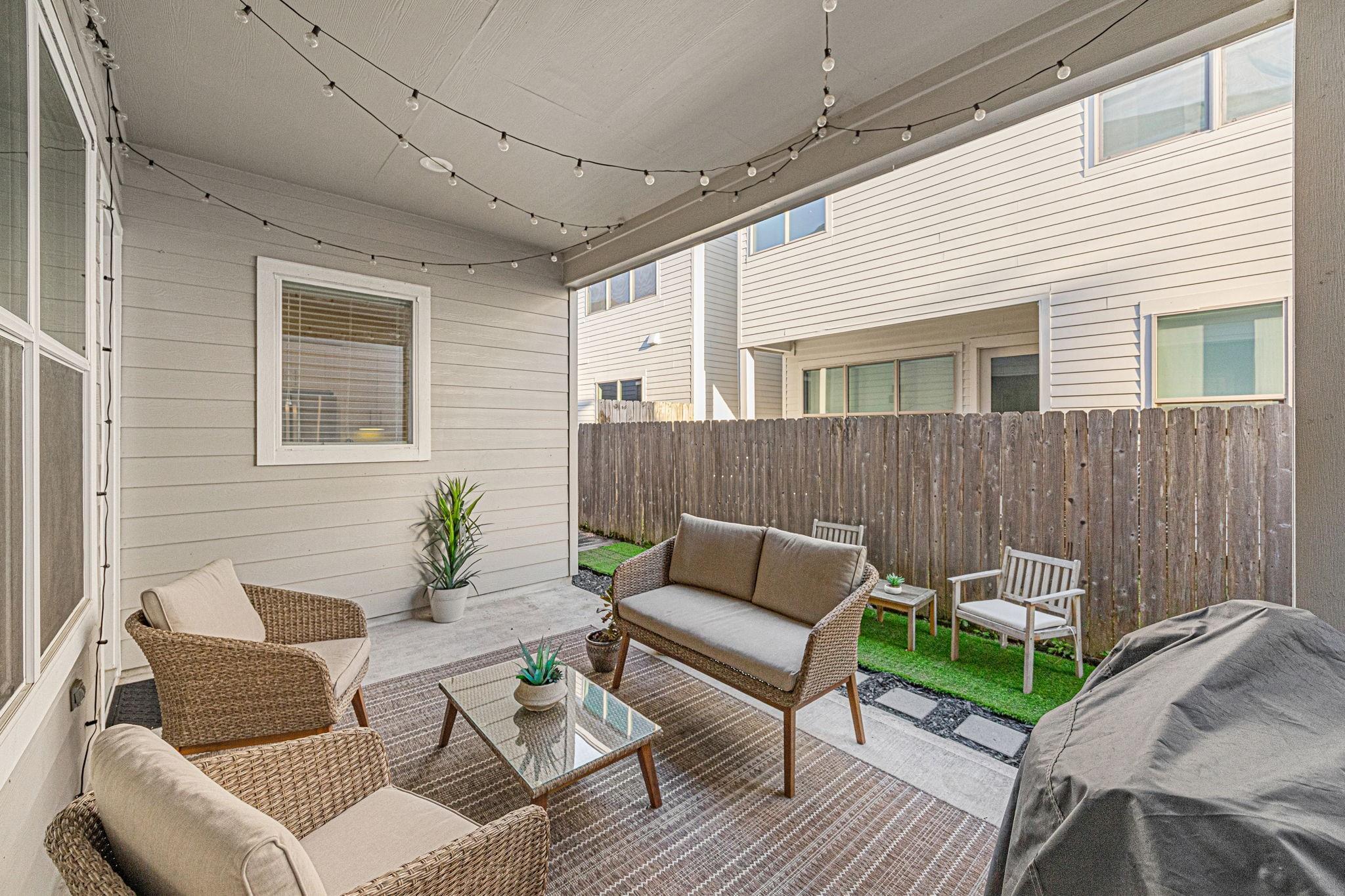 8817 Hollister Pine Court