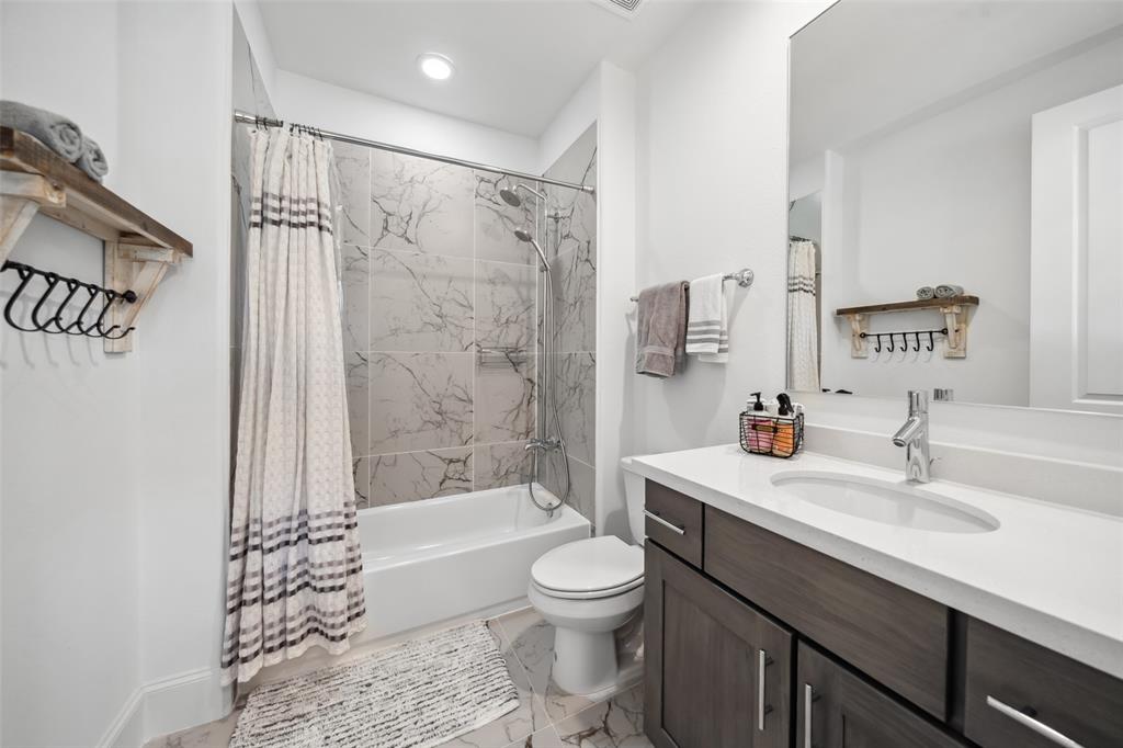 6006 Cottage Grove Lake Drive