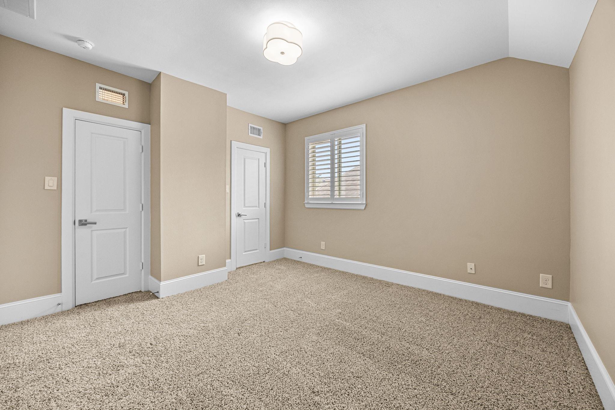 8413 Moritz Green