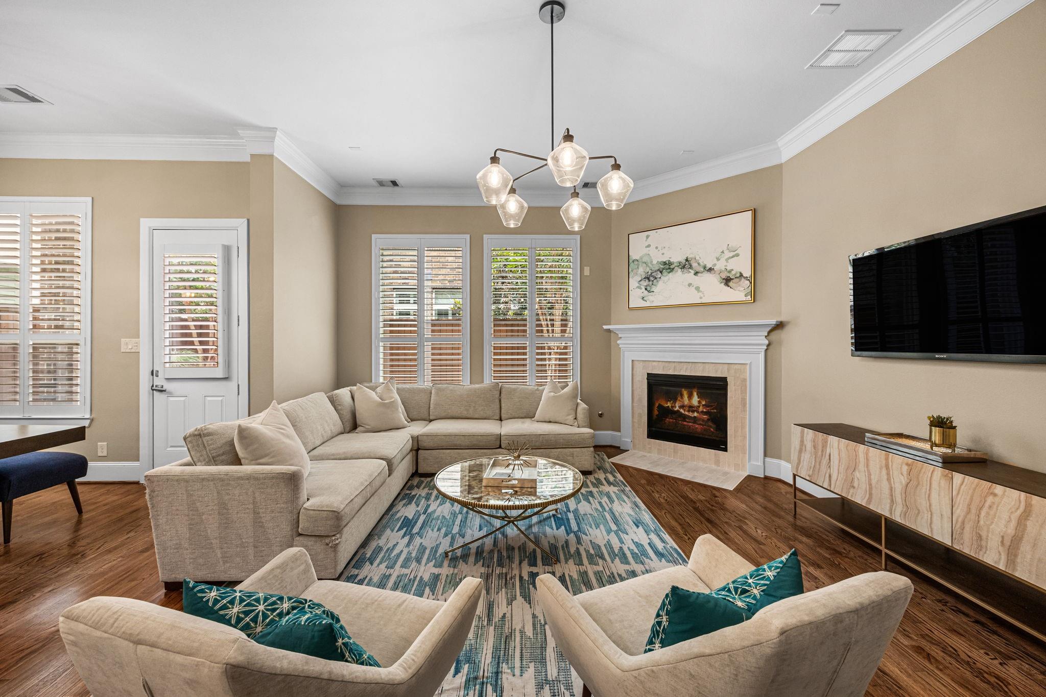 8413 Moritz Green