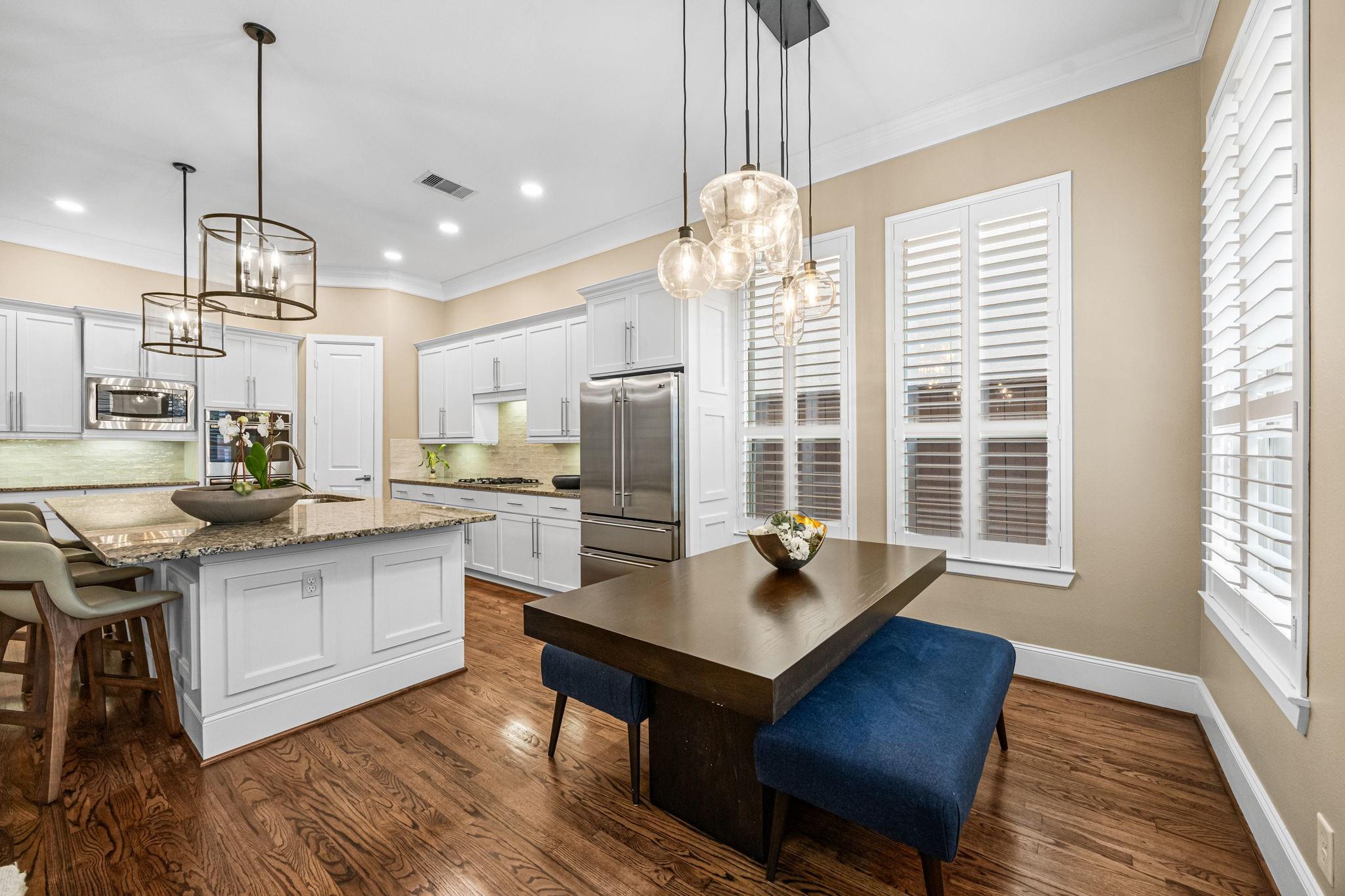 8413 Moritz Green