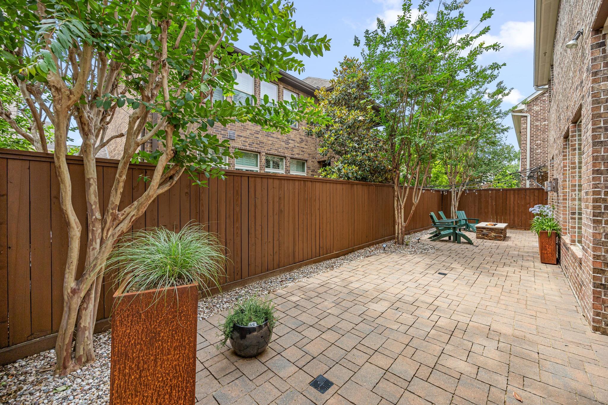 8413 Moritz Green