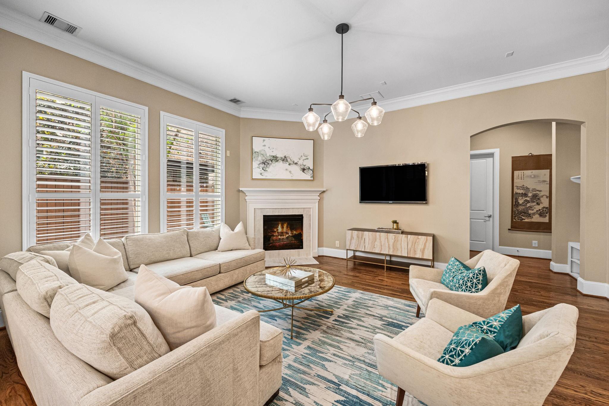 8413 Moritz Green