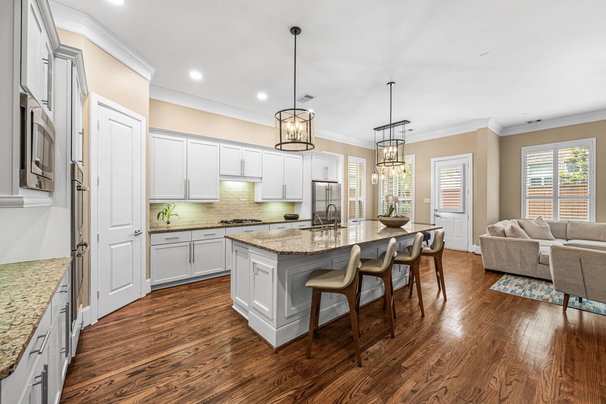 8413 Moritz Green