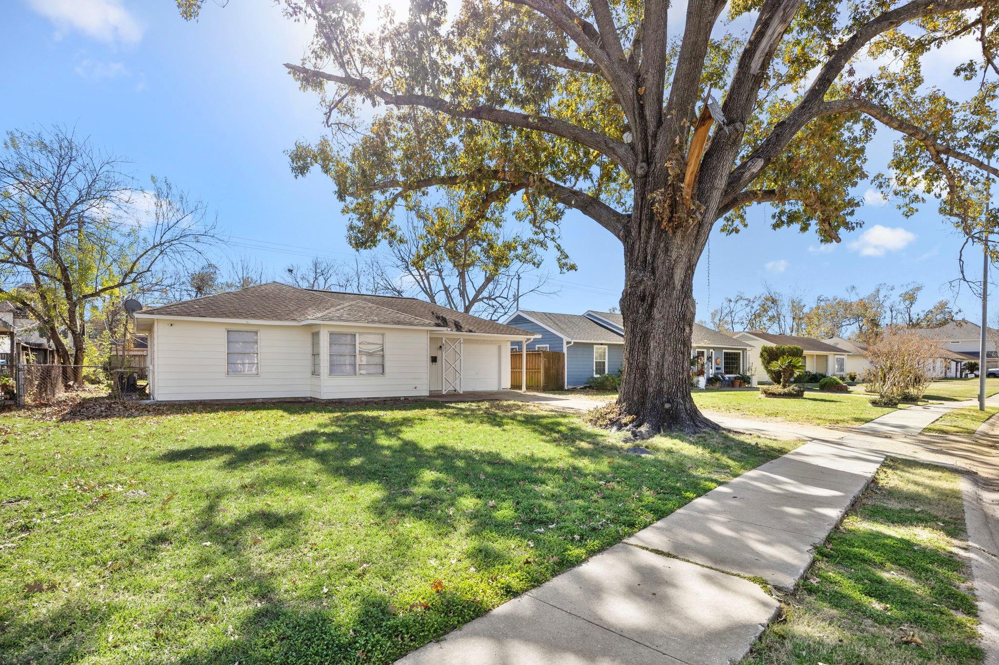 6711 Schiller Street