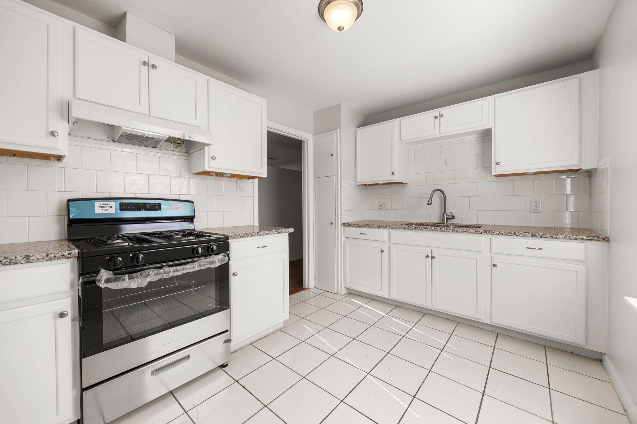 6711 Schiller Street