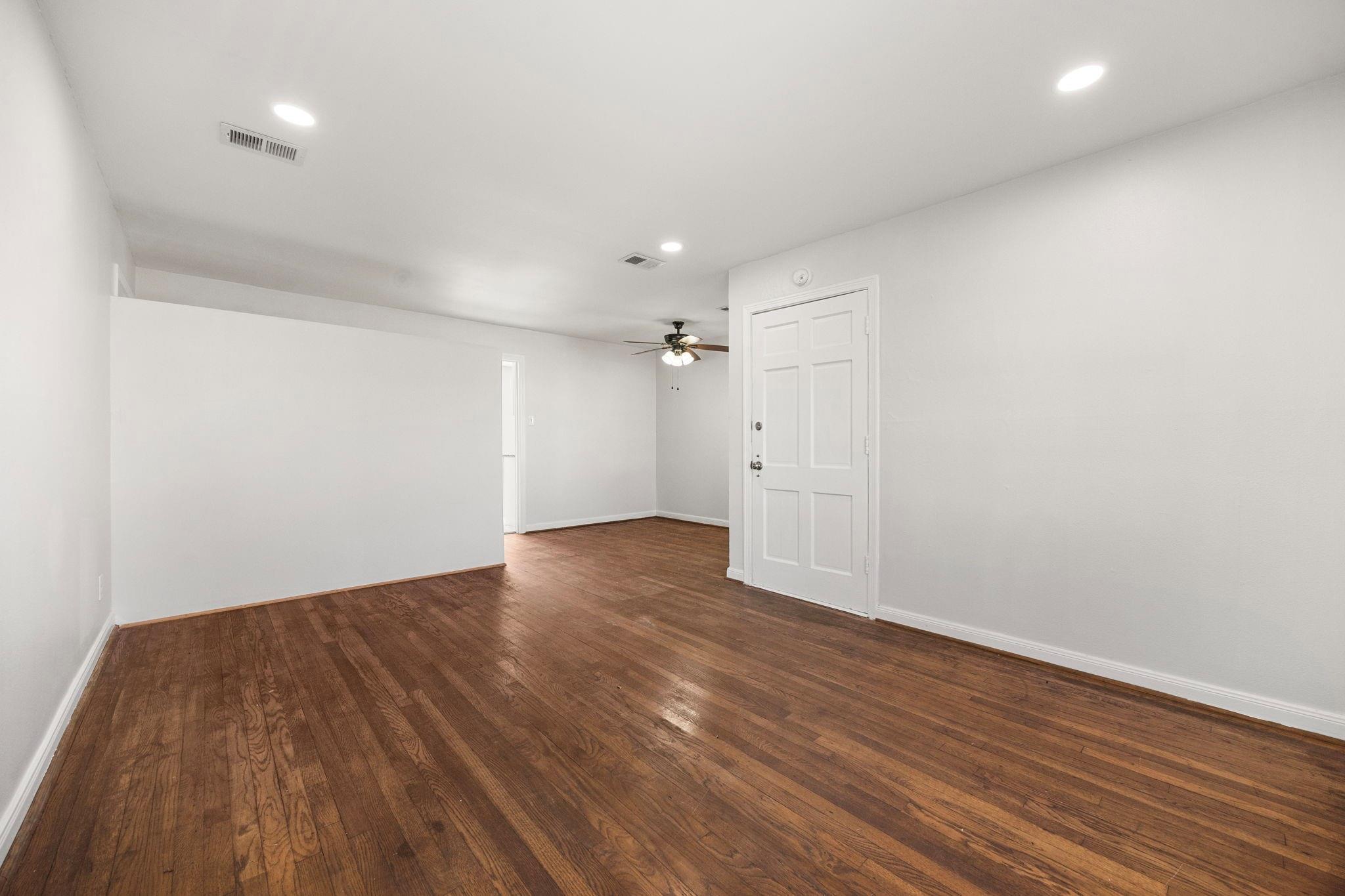 6711 Schiller Street