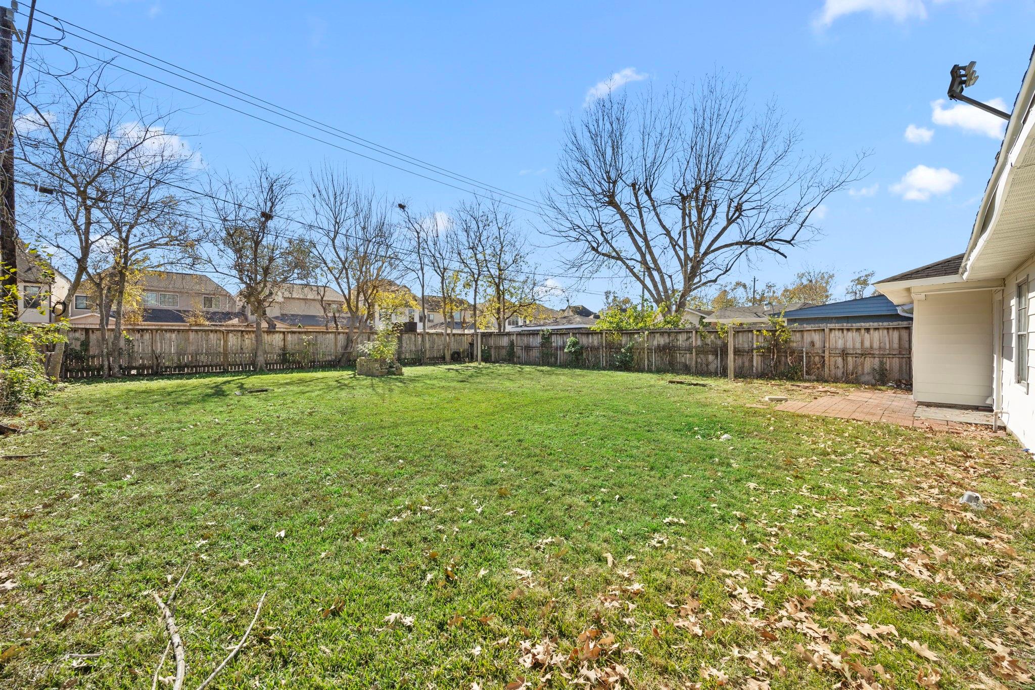 6711 Schiller Street