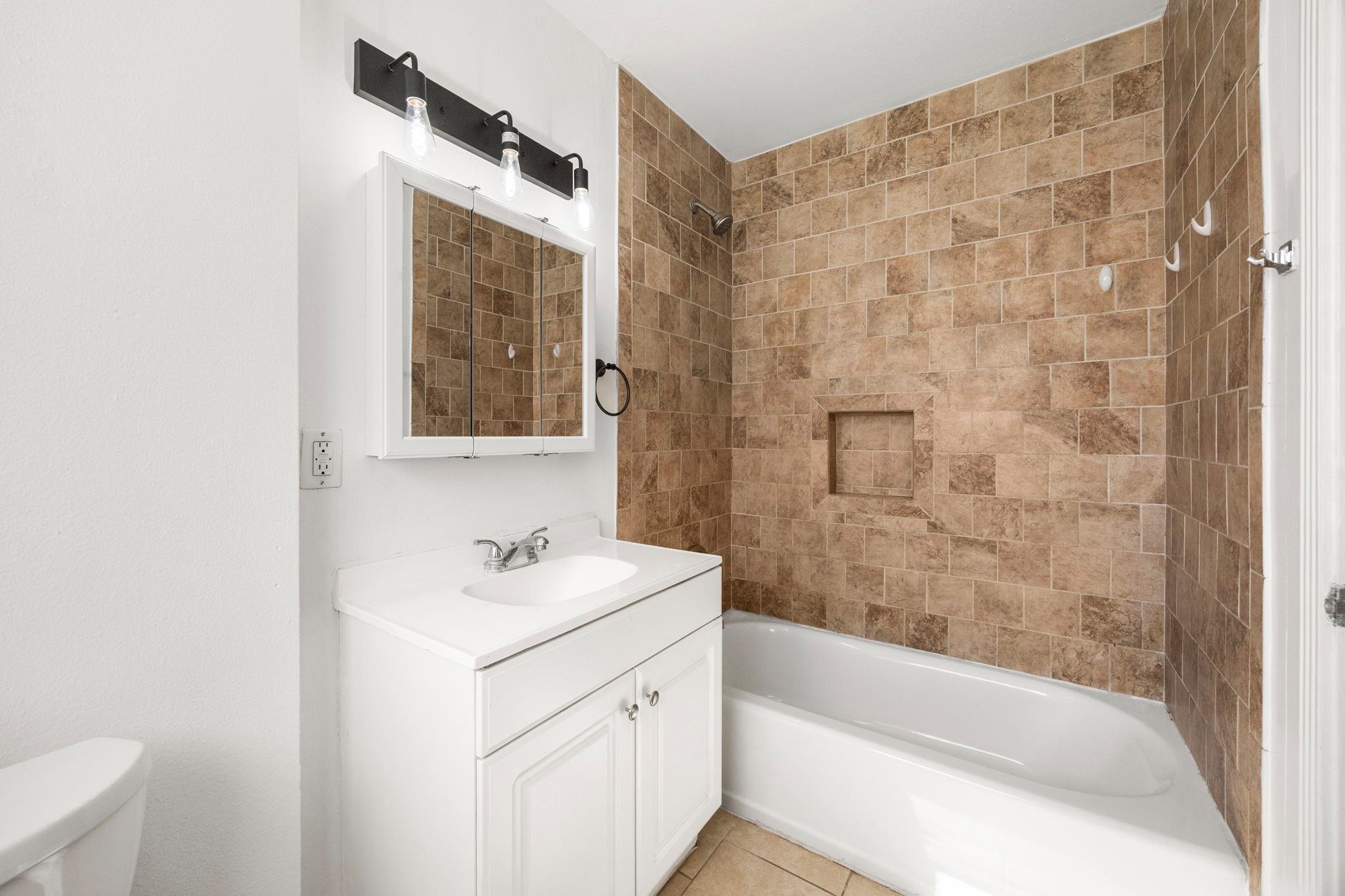 6711 Schiller Street