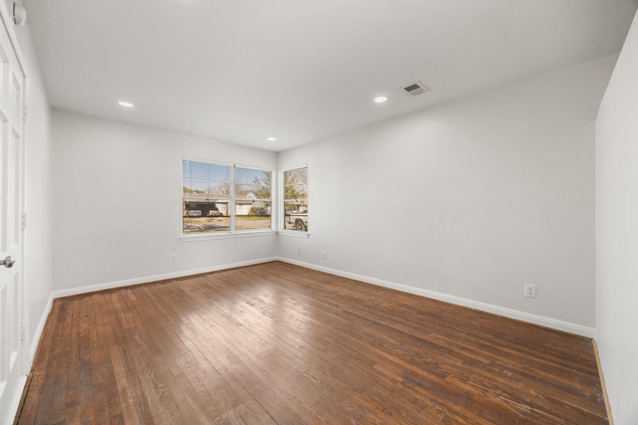 6711 Schiller Street