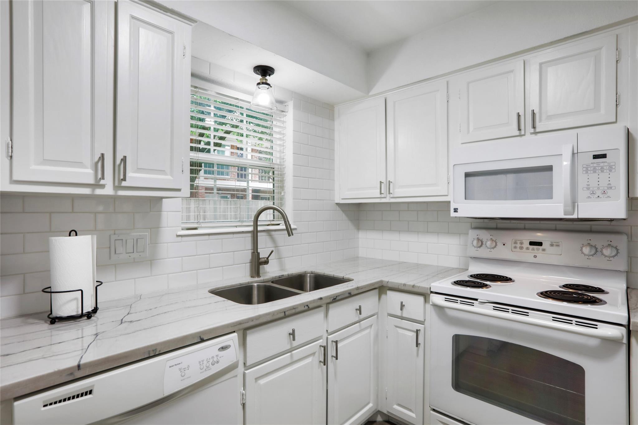 857 Wax Myrtle Lane # 4