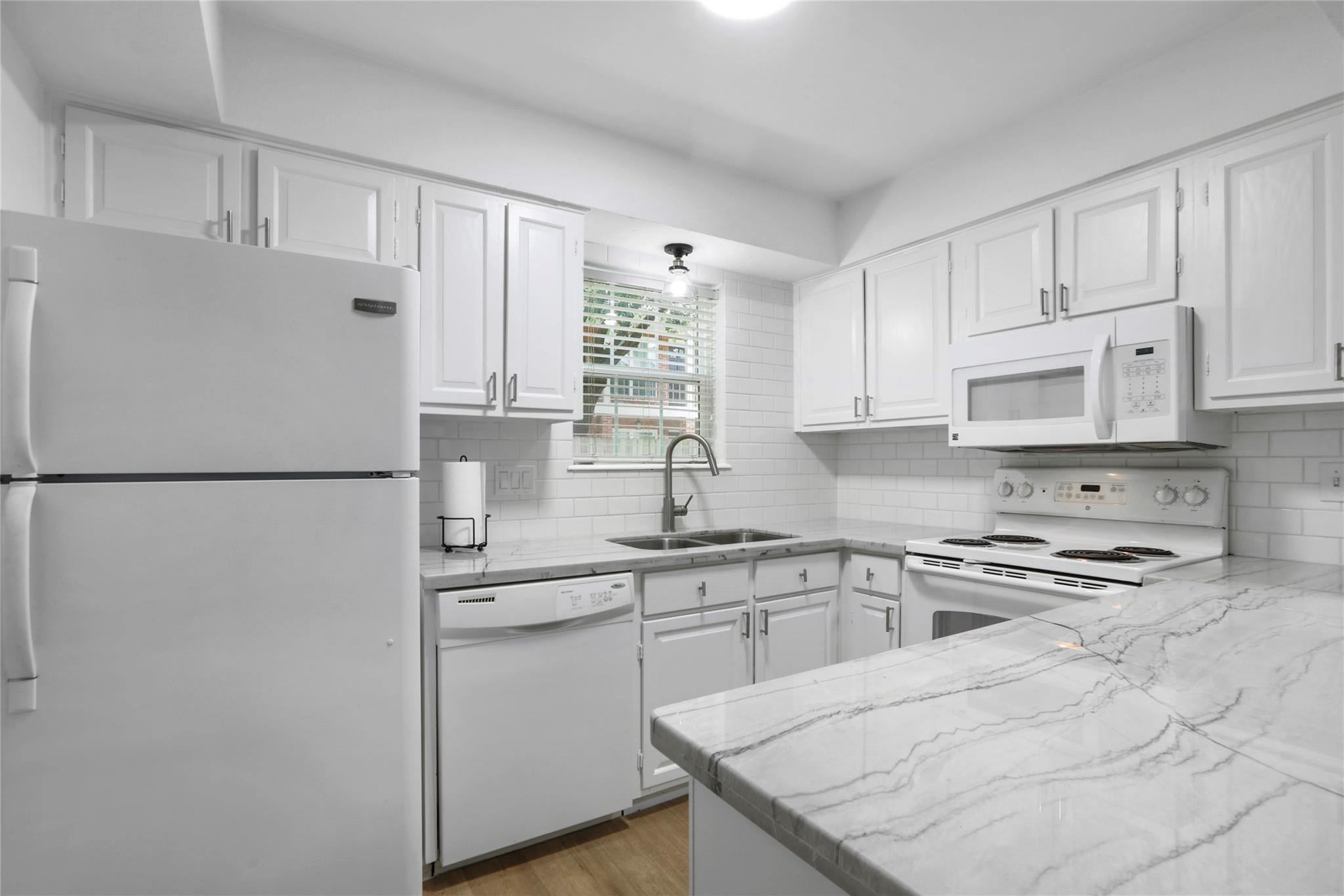 857 Wax Myrtle Lane # 4