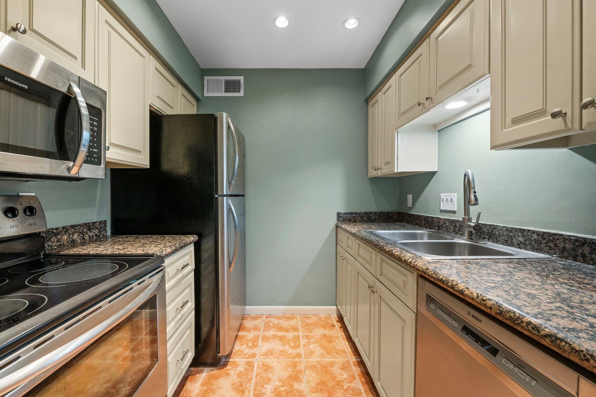 7575 Katy Freeway # 18