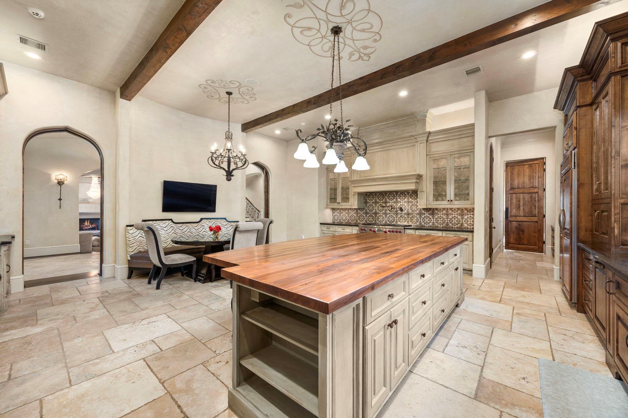 5550 Candlewood Drive