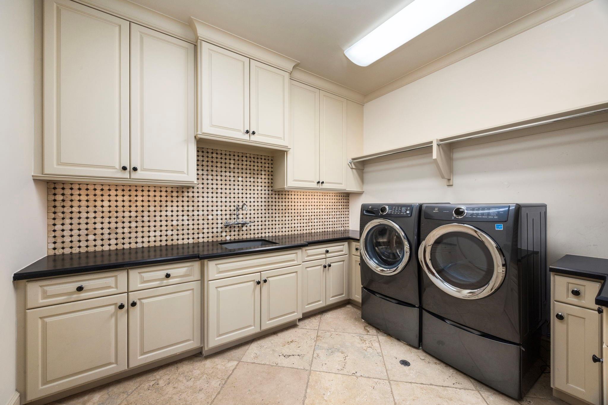 5550 Candlewood Drive