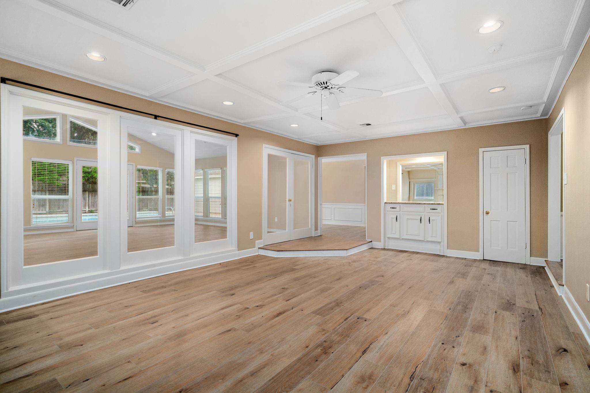 527 Briar Knoll Drive