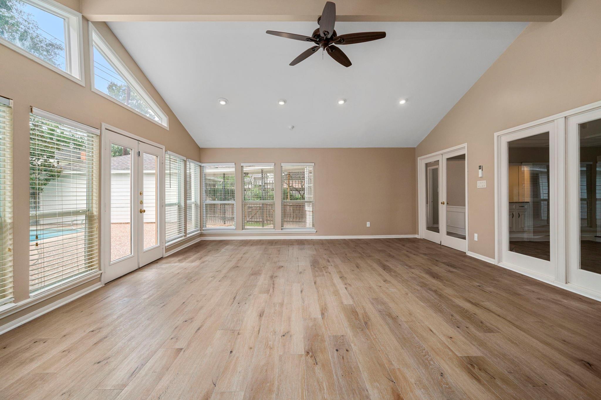 527 Briar Knoll Drive