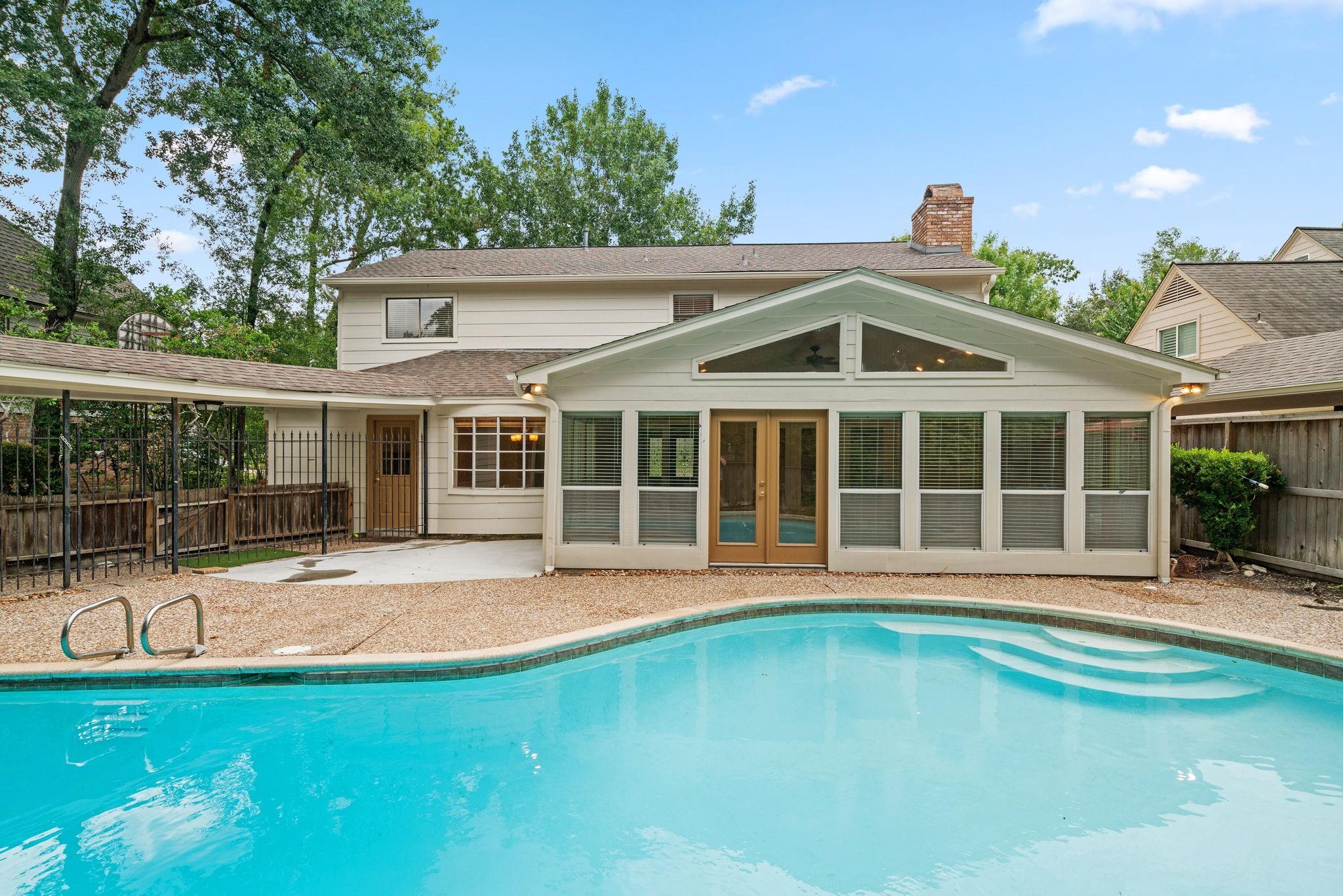 527 Briar Knoll Drive