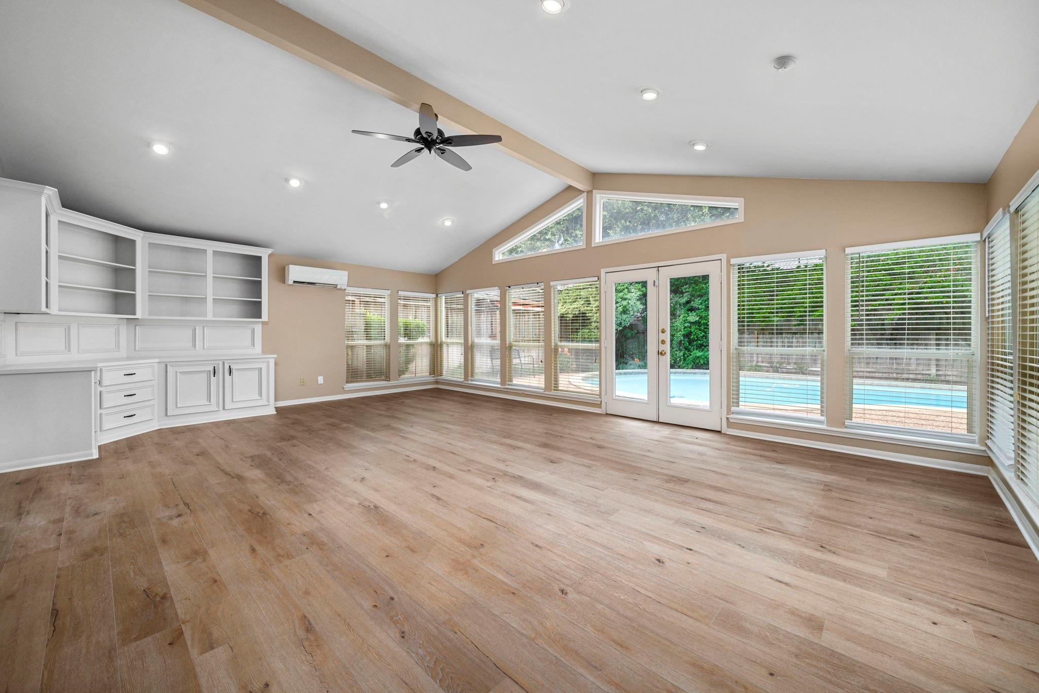 527 Briar Knoll Drive