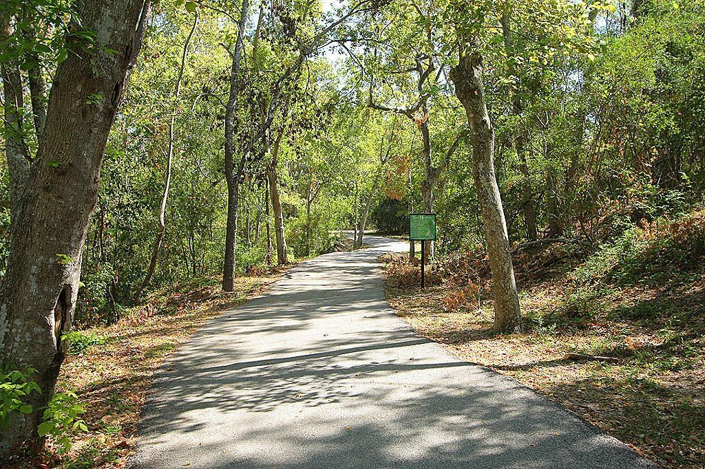 527 Briar Knoll Drive