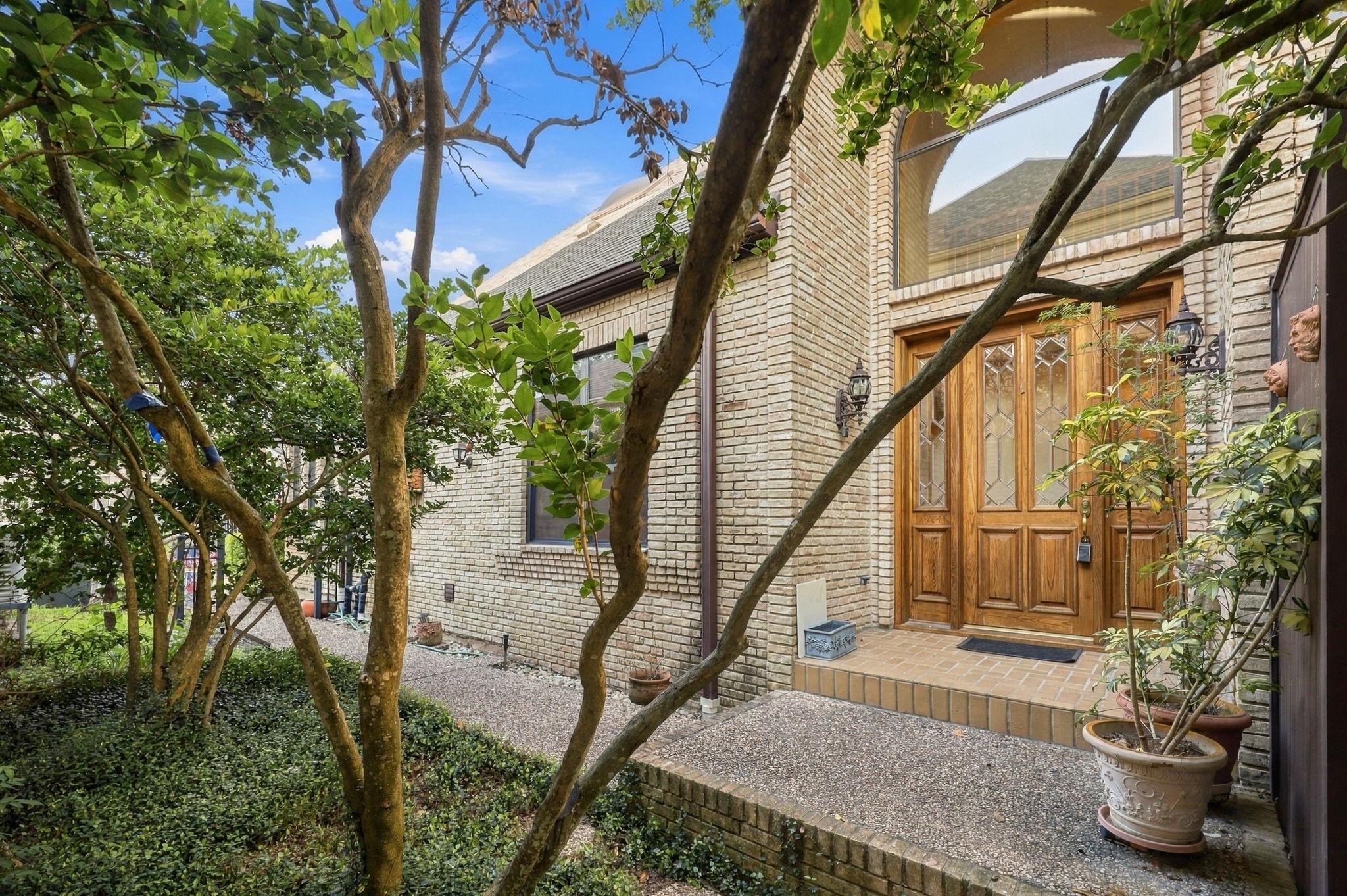 9507 Bayou Brook Street