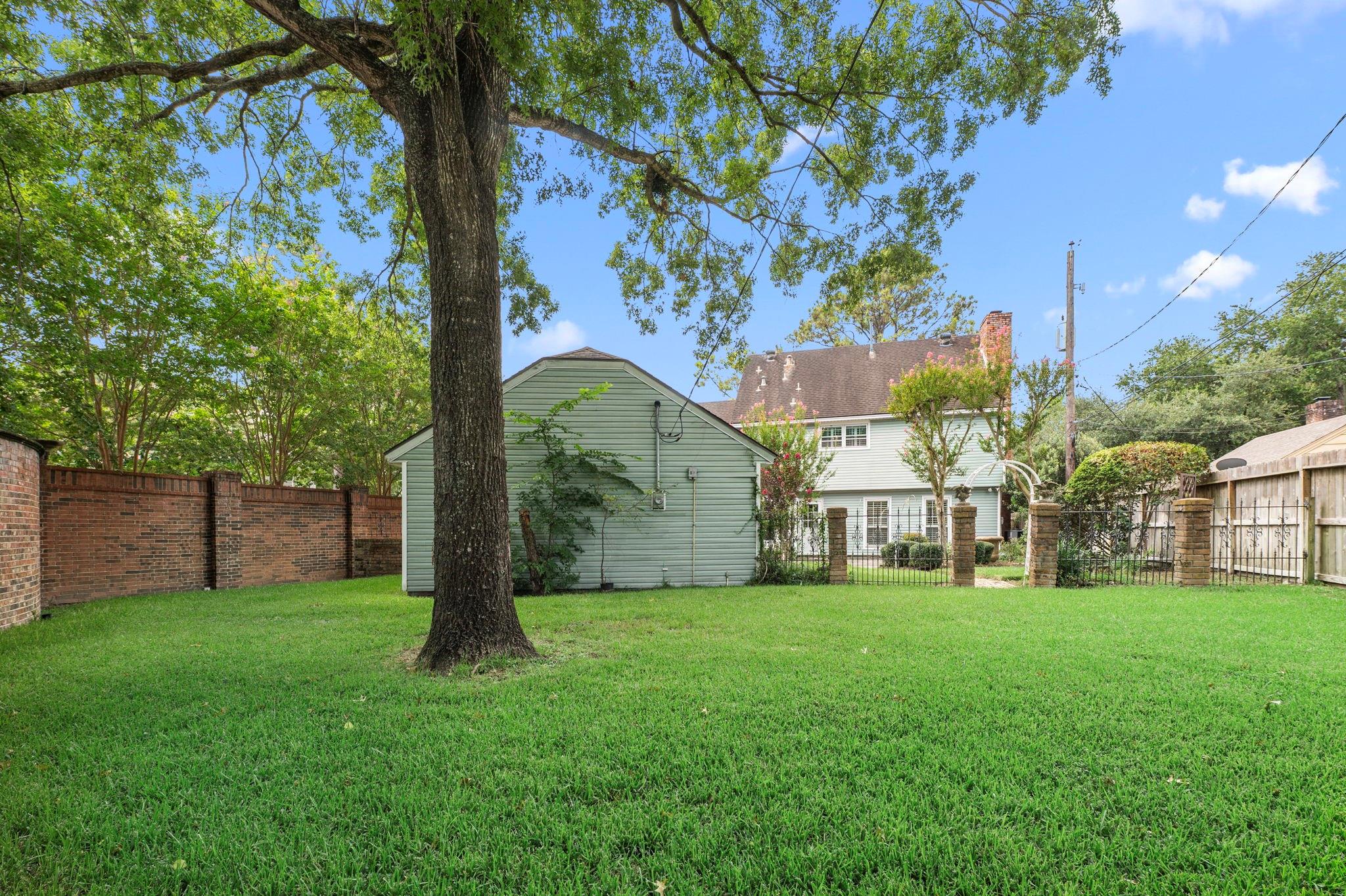 14302 Apple Tree Road
